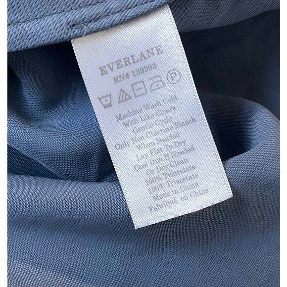 Everlane Blue V-Neck Shirt Women Size 8 | 8-4 - Picture 4 of 6